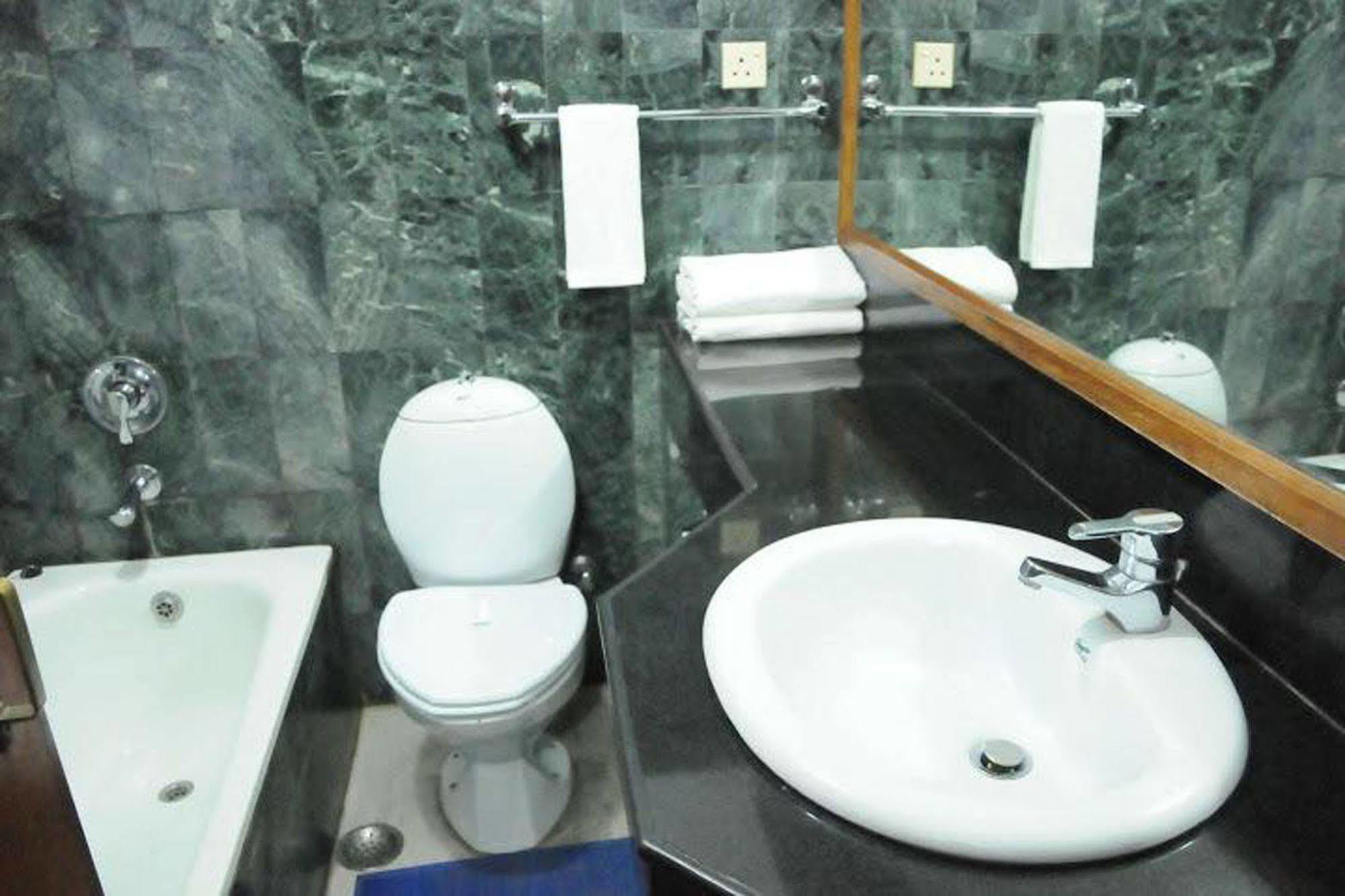 Hotel Clarion Jawalakhel Lalitpur Extérieur photo